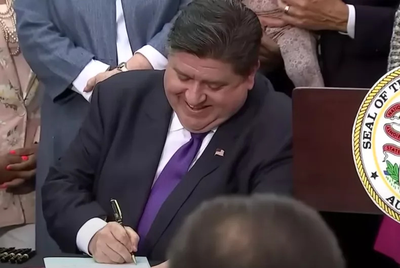 Illinois has become the first state to make it illegal for libraries to ban books. Gov. J.B. Pritzker (D) signed the landmark bill into law on Monday. It says libraries […]